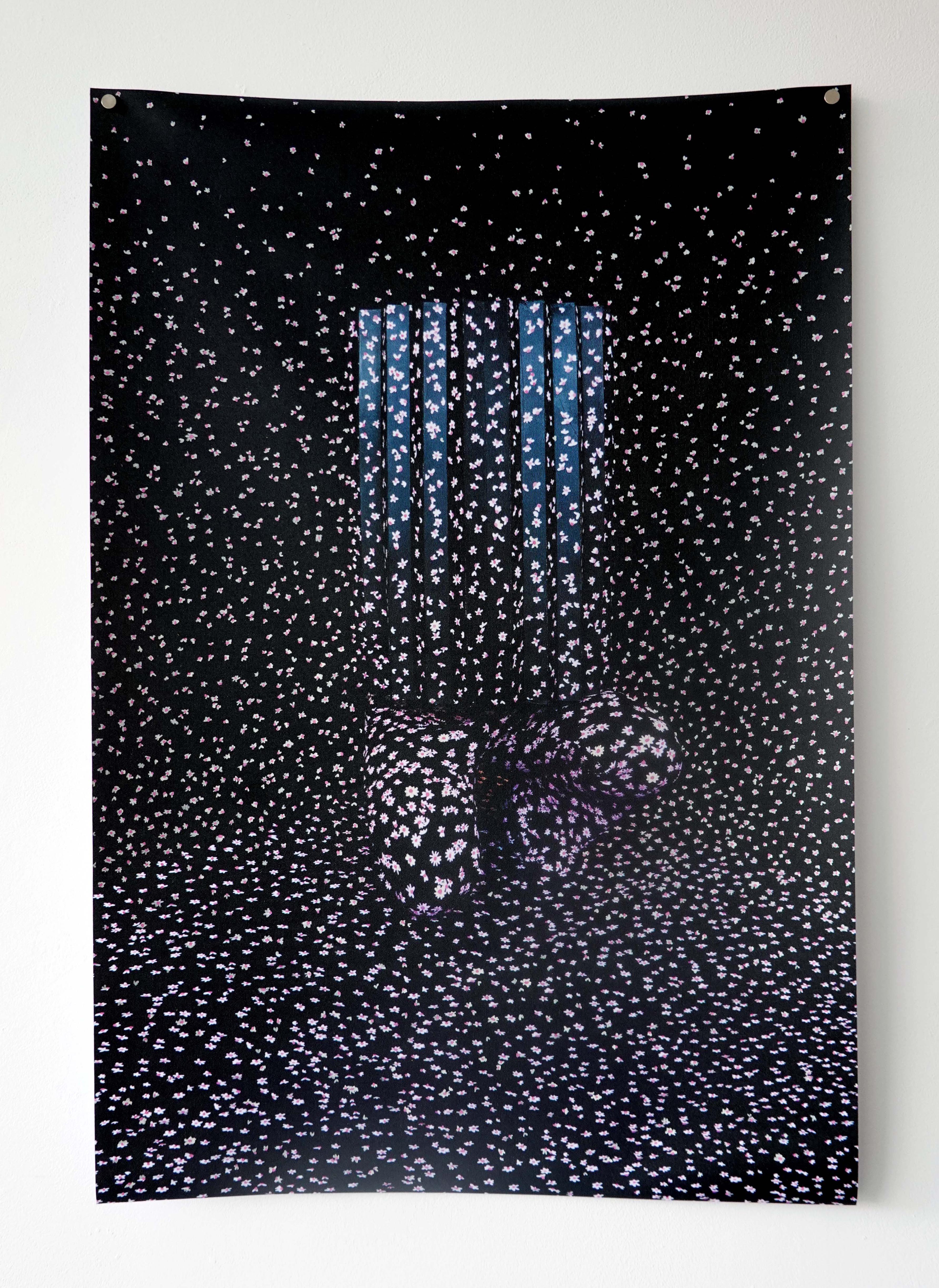 Onamning eshagi Ayollar hammomiga porno kirdi.